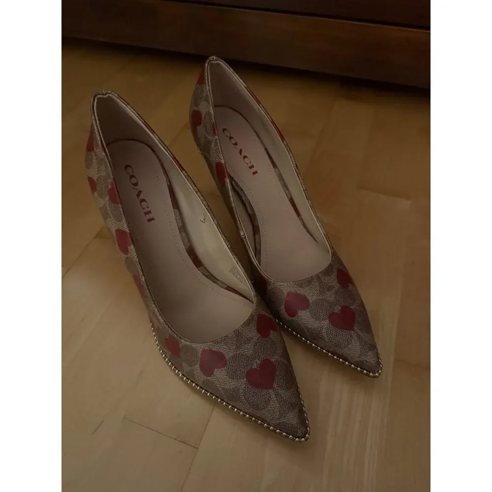 NEW Coach Heart Print Pumps Heels Shoes C9008 Romantic Valentines 11